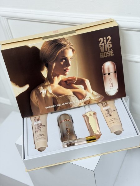 عطر 212 VIP ROSÉ